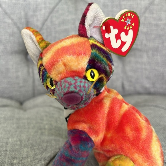 Beanie Cat - Picture 3 of 6